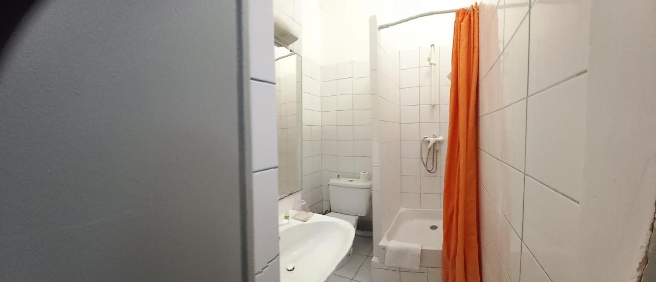 Hotel Du Cours Pertuis Dış mekan fotoğraf