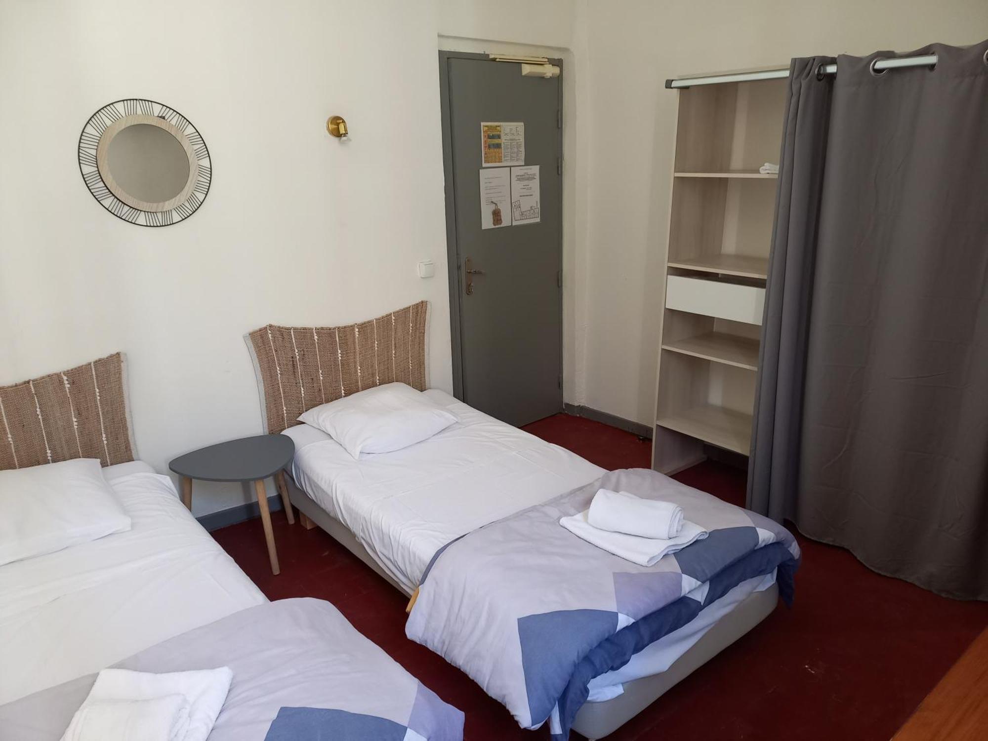 Hotel Du Cours Pertuis Dış mekan fotoğraf
