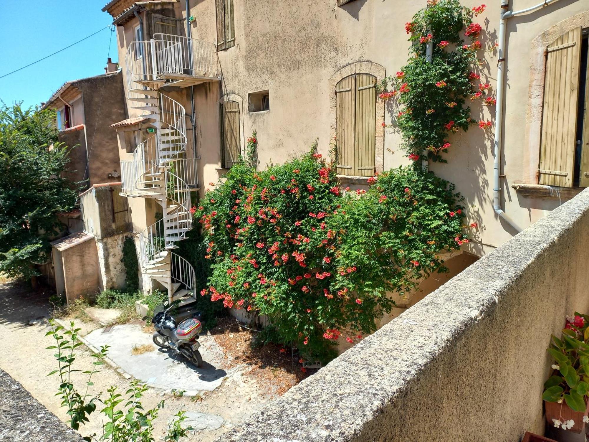Hotel Du Cours Pertuis Dış mekan fotoğraf